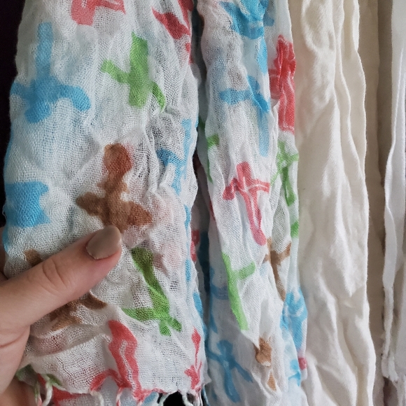 Scarves - Picture 3 of 6